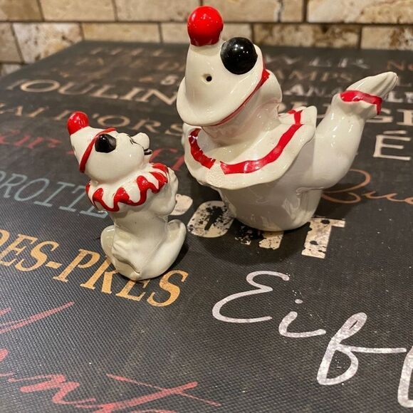 Vintage Kitsch Clown and Circus Dog Salt & Pepper Shakers - Picture 2 of 10